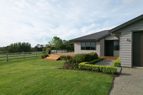 Photo of property in 67 Albert Road, Tokomaru, Palmerston North, 4474