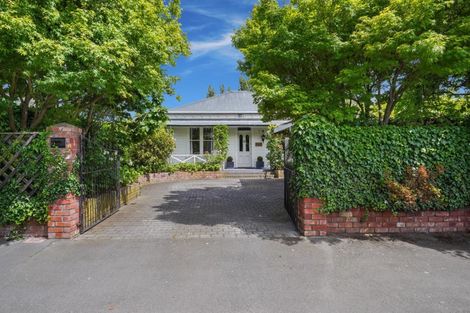 Photo of property in 96 Holly Road, St Albans, Christchurch, 8014