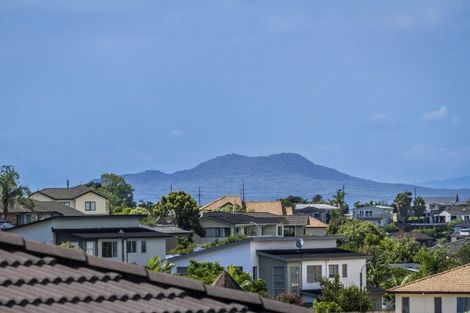 Photo of property in 44 Namsan Close, Fairview Heights, Auckland, 0632