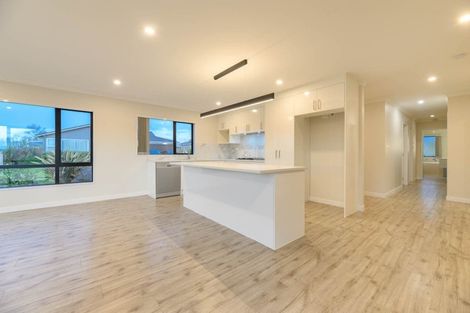 Photo of property in 40 Koroheke Road, Takanini, 2110