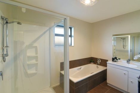 Photo of property in 65 Howards Drive, Lake Hayes, Queenstown, 9304