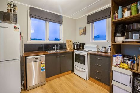 Photo of property in 67 Pikarere Street, Titahi Bay, Porirua, 5022