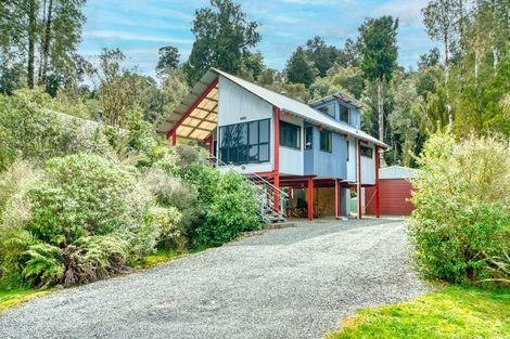 Photo of property in 17 Korua Street, Moana, 7872