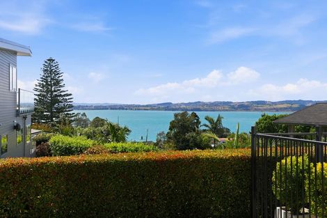 Photo of property in 2 Callender Place, Shelly Park, Auckland, 2014