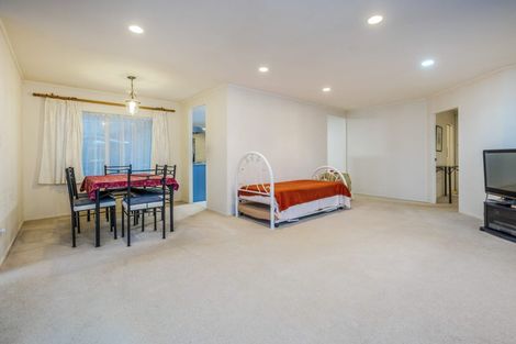 Photo of property in 6a Sheriff Place, Randwick Park, Auckland, 2105
