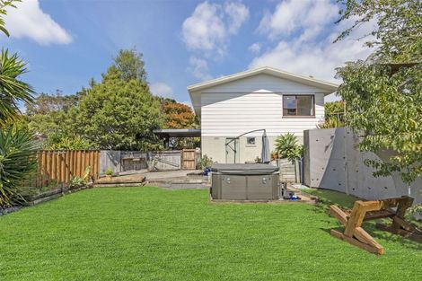 Photo of property in 64 Tamahere Drive, Glenfield, Auckland, 0629