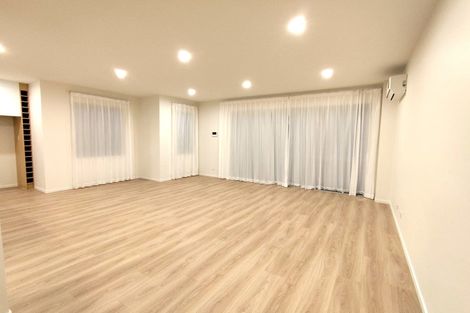 Photo of property in 24 Vanbrugh Place, Bucklands Beach, Auckland, 2014