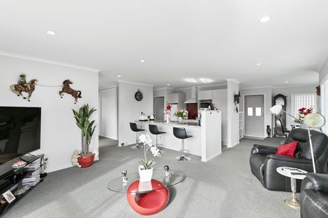 Photo of property in Trackside Villas, 27/91 Mako Mako Road, Levin, 5510