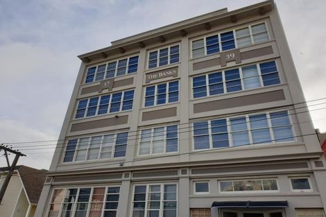 Photo of property in 37u2 Majoribanks Street, Mount Victoria, Wellington, 6011
