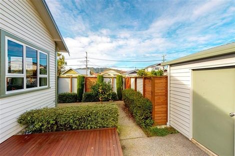 Photo of property in 30 South Street, Petone, Lower Hutt, 5012