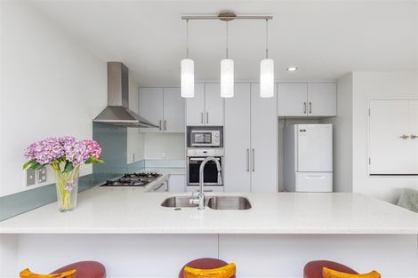 Photo of property in 92 Kaipatiki Road, Glenfield, Auckland, 0629