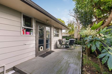 Photo of property in 8 Earl Place, Hokowhitu, Palmerston North, 4410