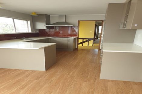 Photo of property in 72 Prince Regent Drive, Half Moon Bay, Auckland, 2012