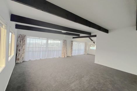 Photo of property in 1/55 Aberdeen Road, Castor Bay, Auckland, 0620