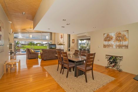 Photo of property in 8 Hei Esplanade, Whitianga, 3510