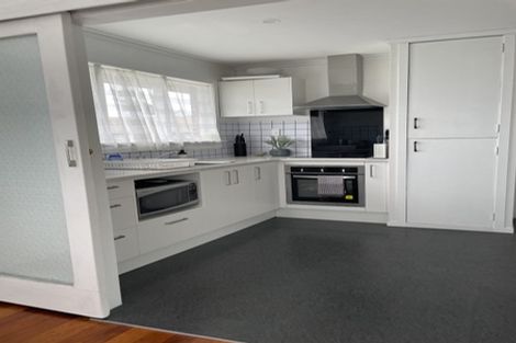 Photo of property in 1/285 Pakuranga Road, Pakuranga Heights, Auckland, 2010