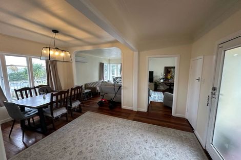 Photo of property in 131 Ocean View Road, Hillcrest, Auckland, 0627