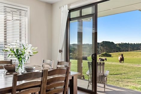 Photo of property in 135b Hutchinson Road, Helensville, 0875