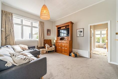 Photo of property in 9 East Street, Petone, Lower Hutt, 5012