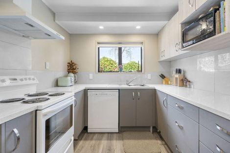 Photo of property in 7 Kathleen Place, Rainbow Point, Taupo, 3330