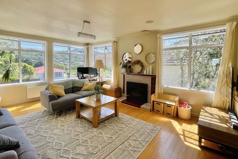 Photo of property in 89 Taylor Terrace, Tawa, Wellington, 5028