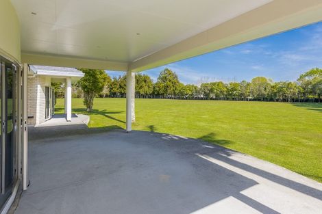 Photo of property in 154 Boord Crescent, Kumeu, 0891