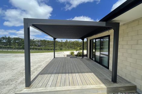Photo of property in 45 Nixon Road, Taupaki, 0782