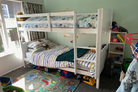 Photo of property in 1/12 Gladys Avenue, Glenfield, Auckland, 0629