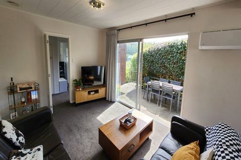 Photo of property in 10 Beaumont Crescent, Frankleigh Park, New Plymouth, 4310