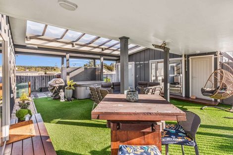 Photo of property in 60 Rua Avenue, Waitarere Beach, Levin, 5510