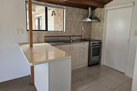 Photo of property in 372 Swanson Road, Ranui, Auckland, 0612