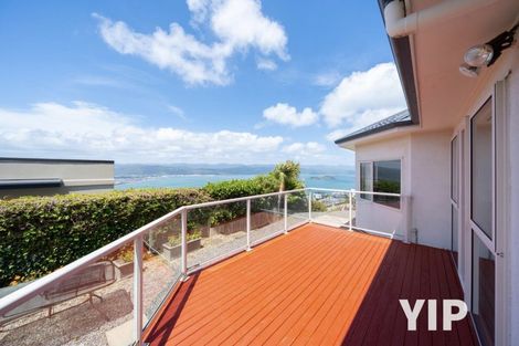 Photo of property in 45 Tamworth Crescent, Newlands, Wellington, 6037