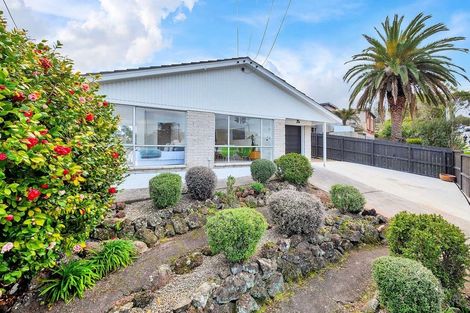 Photo of property in 1/52 Makora Road, Massey, Auckland, 0614