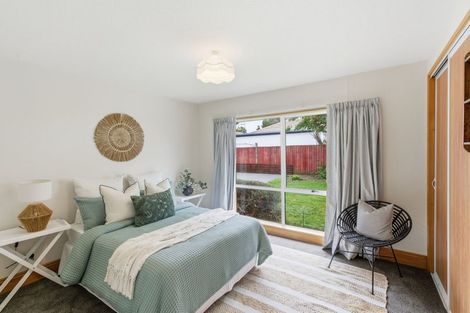 Photo of property in 7 Broadfell Avenue, Avonhead, Christchurch, 8042