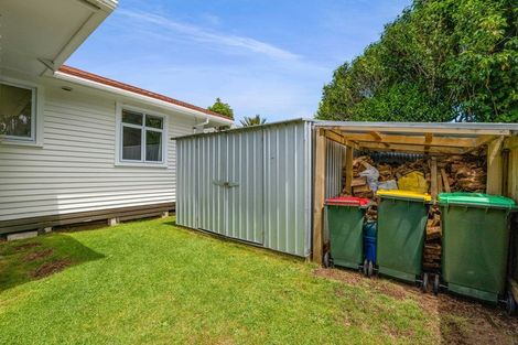 Photo of property in 33 Turakina Street, Merrilands, New Plymouth, 4312