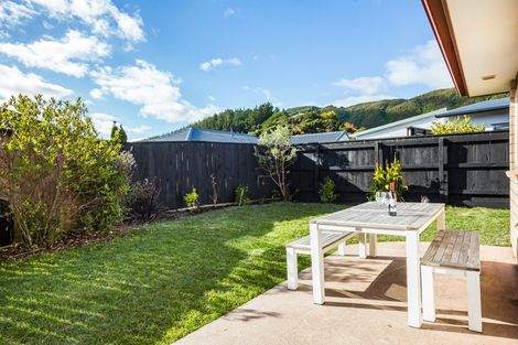 Photo of property in 17 Fraser Colman Grove, Wainuiomata, Lower Hutt, 5014