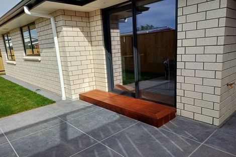 Photo of property in 2b Sandel Rise, Merrilands, New Plymouth, 4312