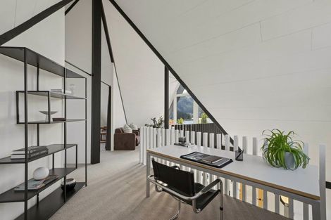 Photo of property in 696 Peninsula Road, Kelvin Heights, Queenstown, 9300