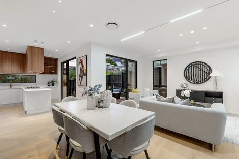 Photo of property in 2/1 Montana Avenue, Murrays Bay, Auckland, 0630