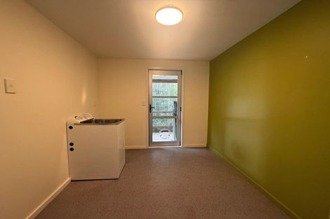Photo of property in 24 Seaview Road, Paremata, Porirua, 5024