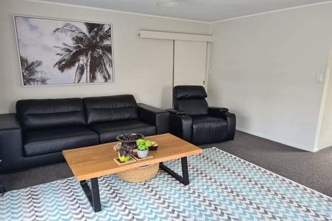 Photo of property in 23 Luckens Road, West Harbour, Auckland, 0618