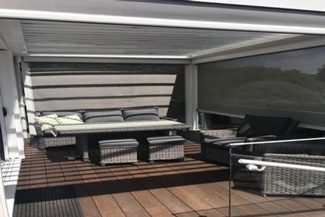 Photo of property in 63a Walton Street, Red Beach, 0932