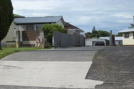 Photo of property in 7 Humphreys Place, Mangere, Auckland, 2022