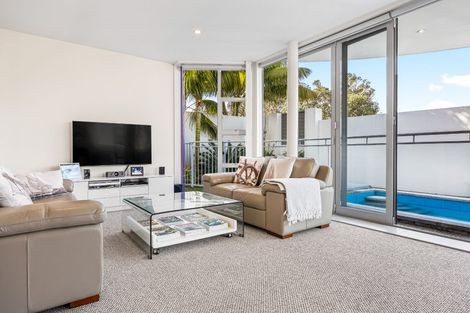 Photo of property in 127 Beach Road, Castor Bay, Auckland, 0620