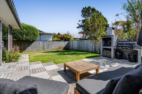 Photo of property in 77 Brooklands Road, Brooklands, New Plymouth, 4310