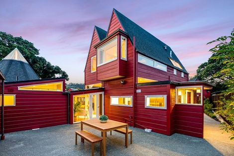 Photo of property in 64 Kings Crescent, Hutt Central, Lower Hutt, 5010
