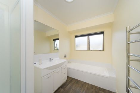 Photo of property in 55 Peppertree Glade, Kelvin Grove, Palmerston North, 4414