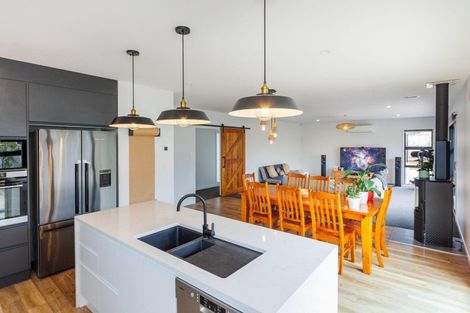 Photo of property in 3 Atlantic Drive, Fitzherbert, Palmerston North, 4410