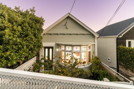 Photo of property in 16 Stafford Street, Mount Victoria, Wellington, 6011
