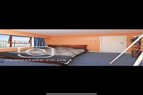 Photo of property in 66 Christmas Road, Manurewa, Auckland, 2102